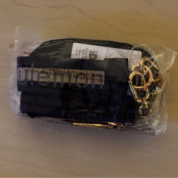 NWT - Lululemon Dual Pouch Wristlet Black with Gold Hardware and Logo - Picture 12 of 13